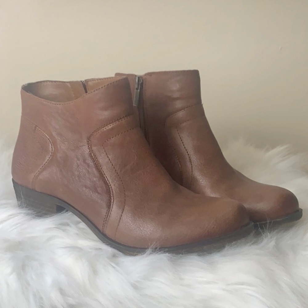 •Lucky Brand Ankle Bootie•